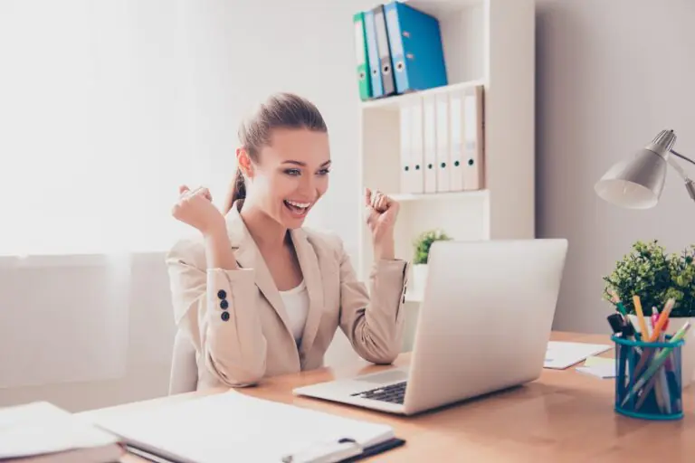 Read more about the article How to Use Automation and AI to Improve Volume Hiring in 2025